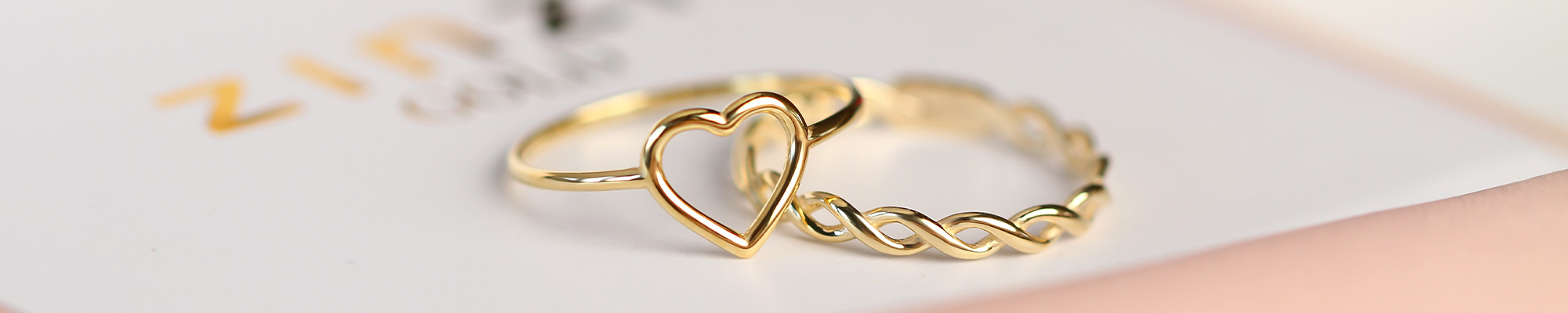 Gouden ring zonder steen Gouden ring zonder steen