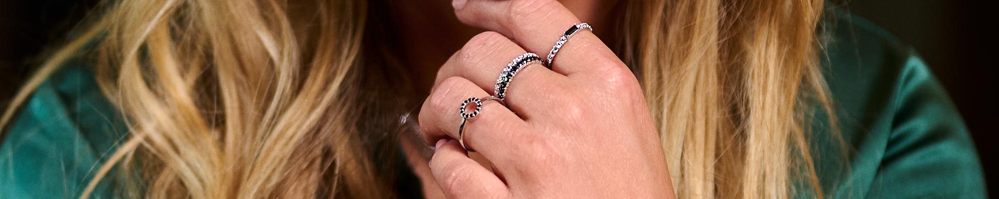 Zwarte sieraden Zwarte sieraden
