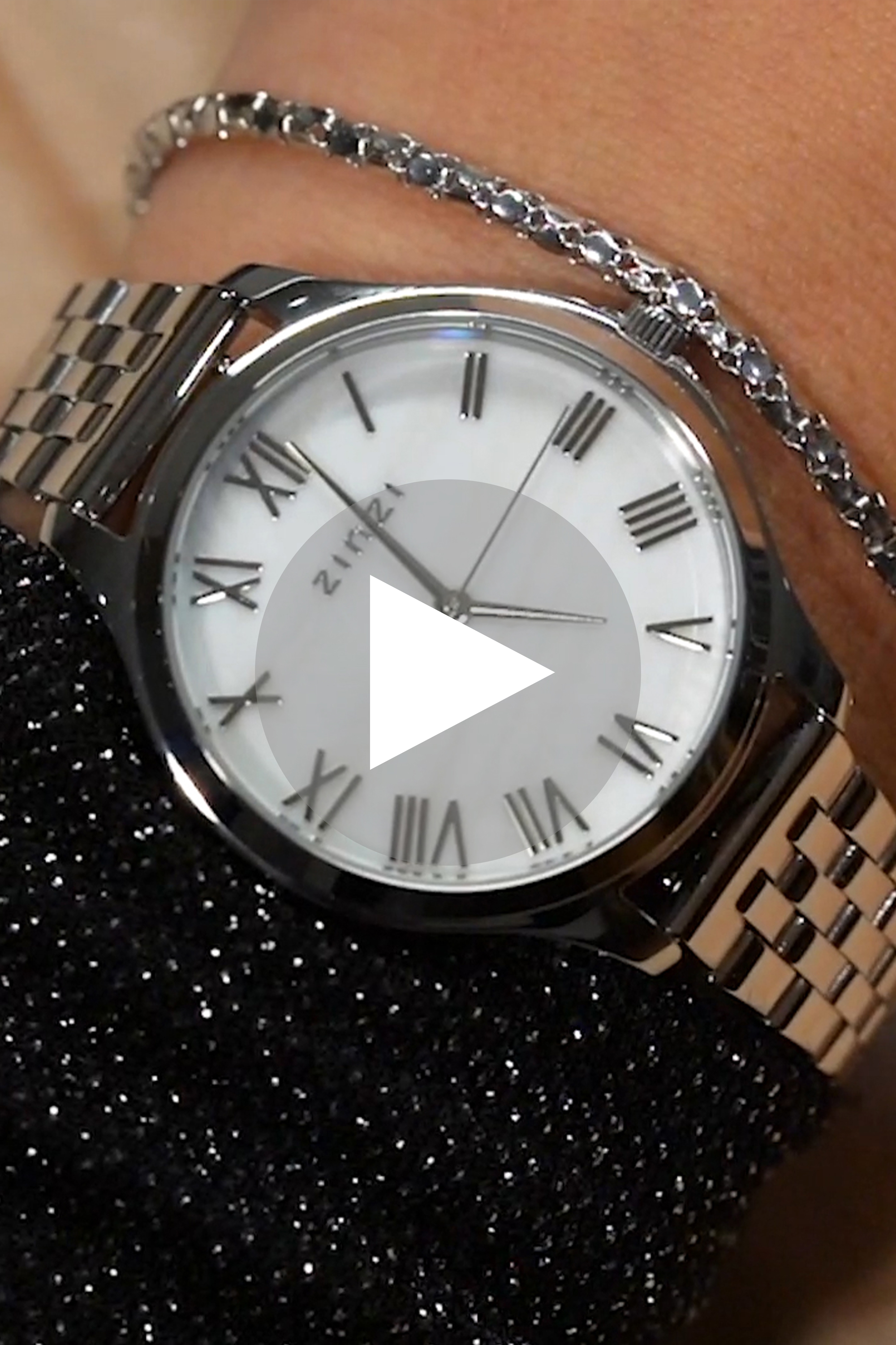 ZINZI horloge JULIA 34mm zwarte wijzerplaat romeinse cijfers goudkleurige stalen kast en band ziw1143
