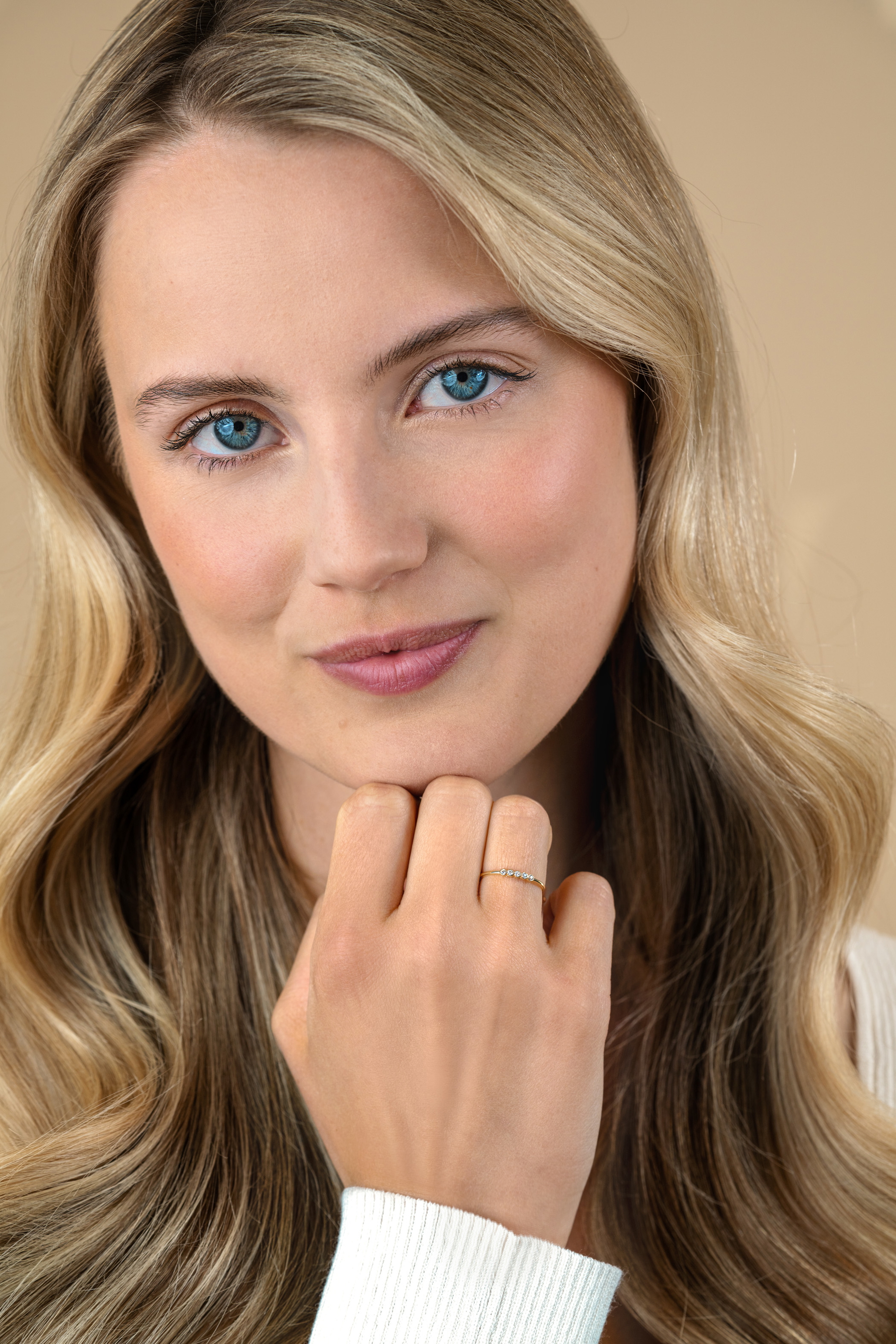ZINZI Gold 14 krt gouden aanschuifring bezet met vijf ronde witte zirkonia's ZGR532