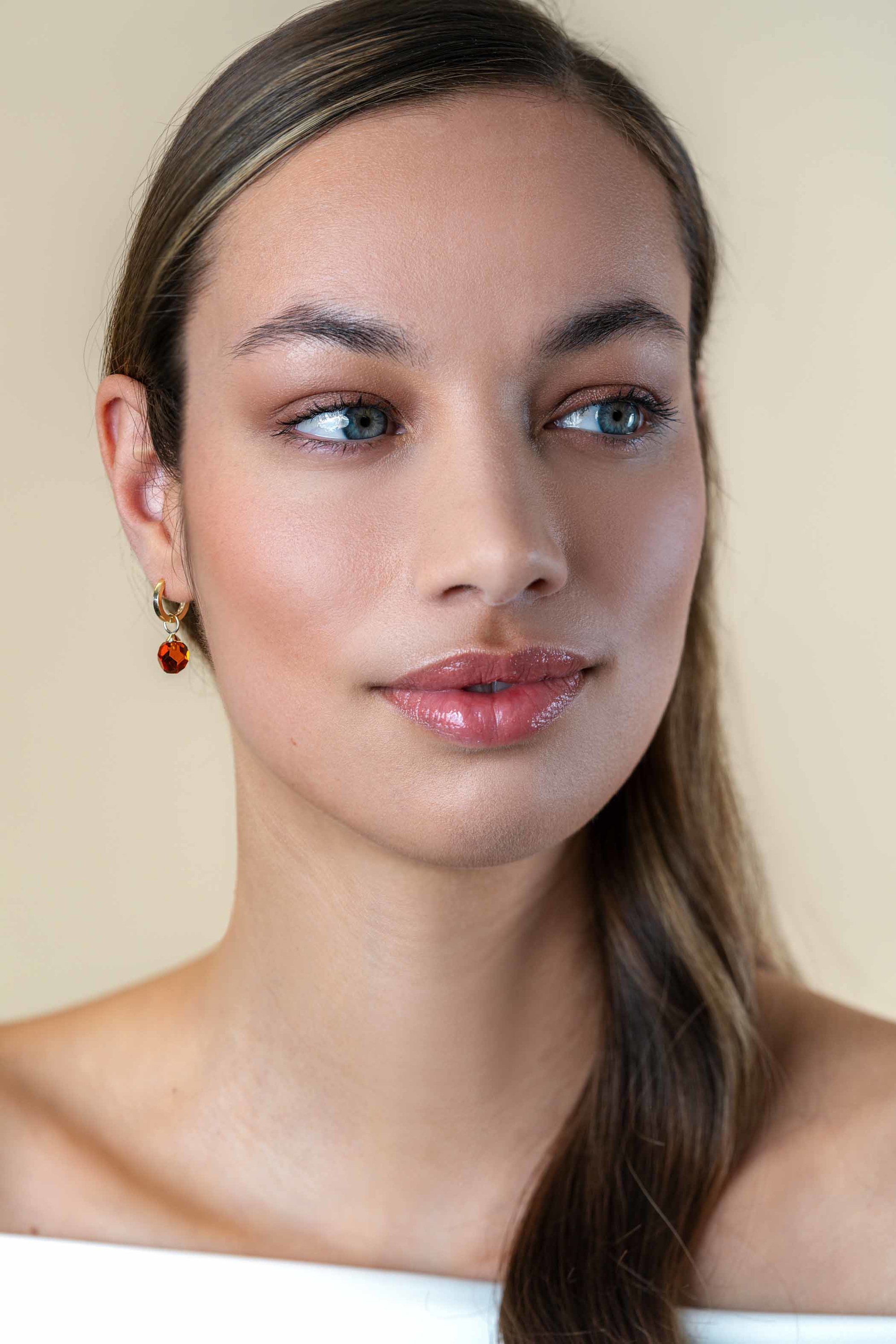 ZINZI 14K Gold Earrings Pendants Brown Beads 8mm ZGCH144BR (excl. hoop earrings)