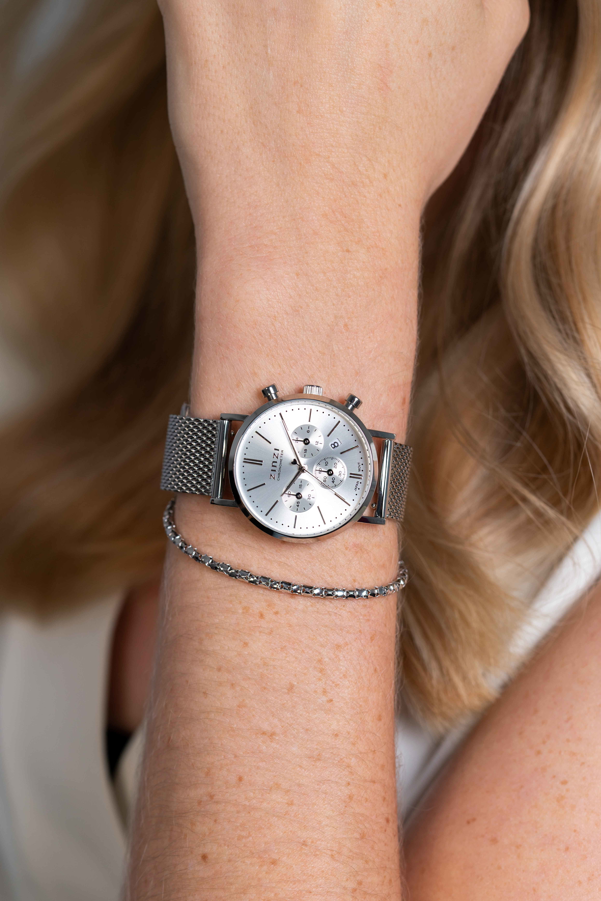 ZINZI horloge CHRONOGRAPH 34mm zilverkleurige wijzerplaat met datum en chronometers, stalen kast, stalen mesh band 18mm ZIW1502
