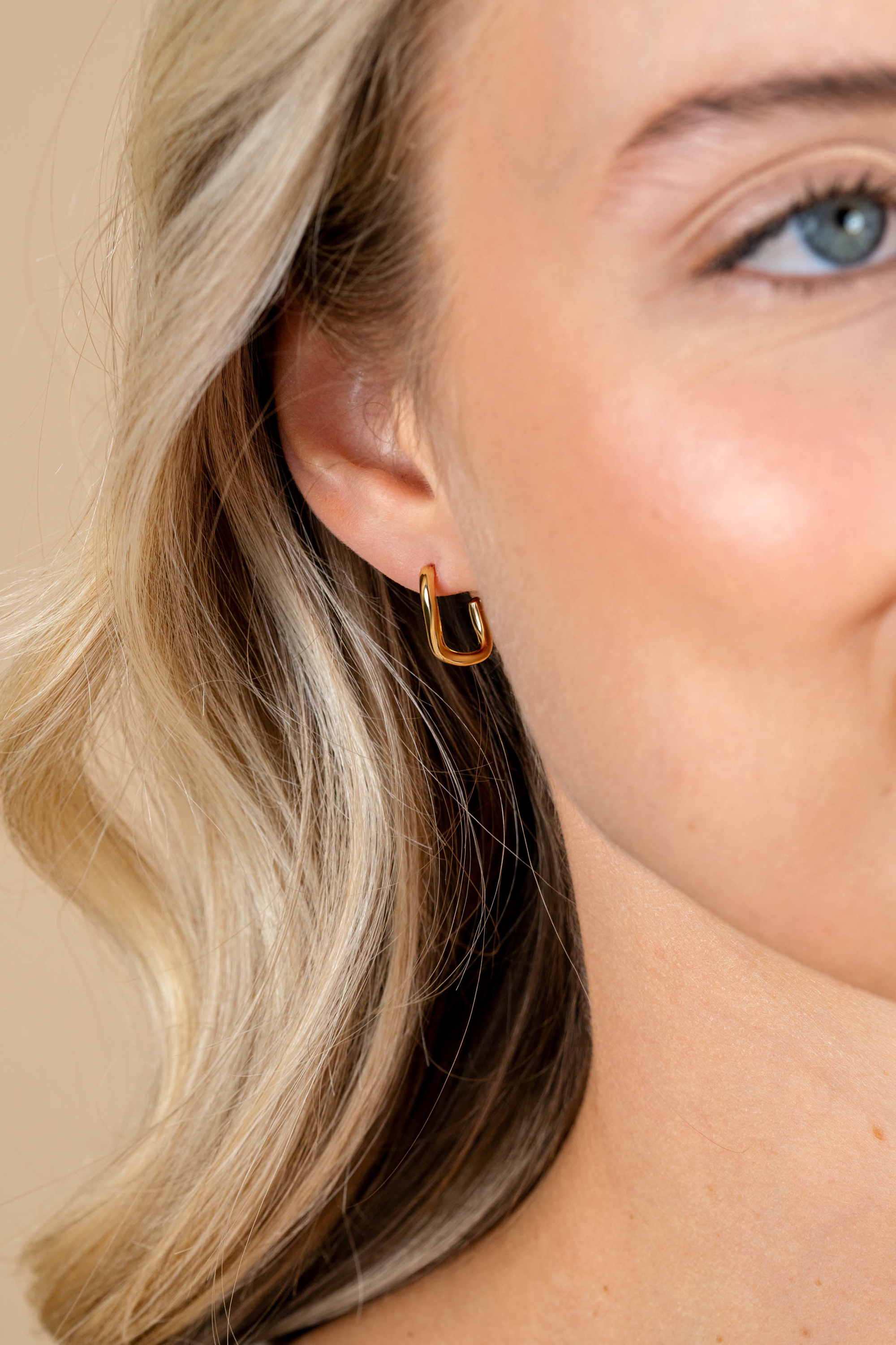 16mm ZINZI gold plated silver smooth organic-shaped stud earrings ZIO2656G