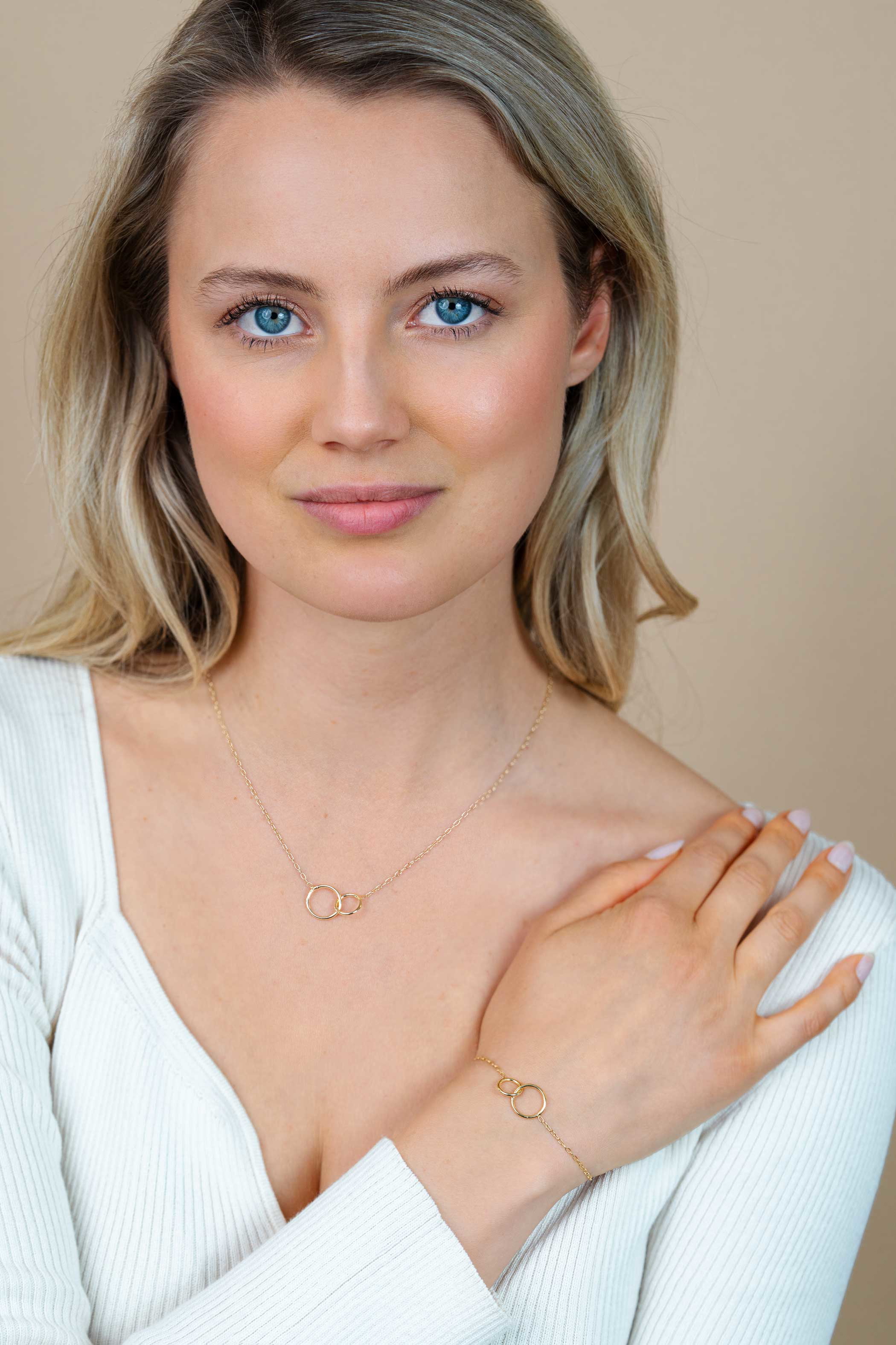ZINZI Gold Plated Sterling Silver Paperclip Chain Bracelet with 2 Connected Open Circles 17-20cm ZIA2275G