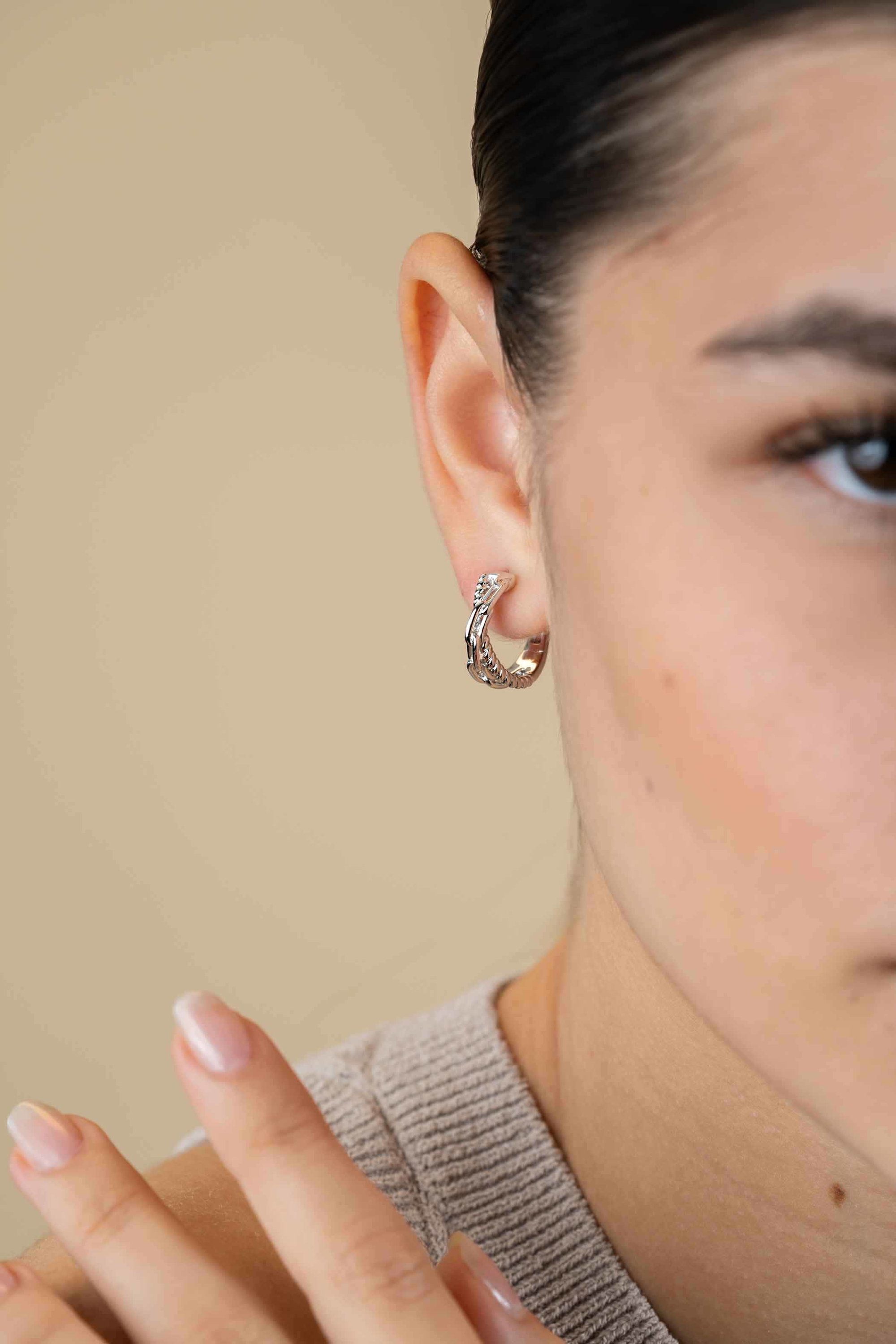 18mm ZINZI Sterling Silver Hoop Earrings Crossover with Paperclip Chain and Twisted Tube 18x6mm ZIO2544