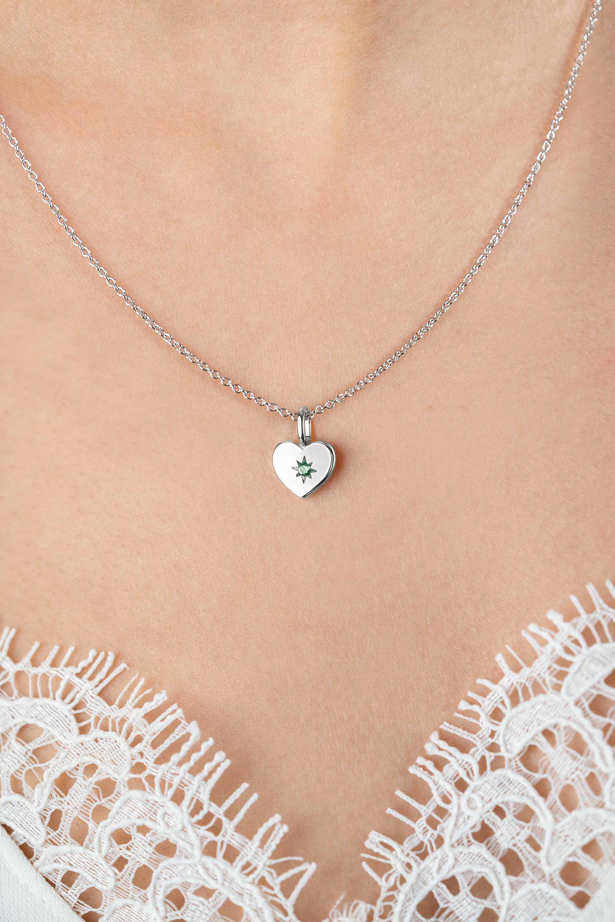 AUGUST Pendant 12mm Sterling Silver Heart Birthstone Green Peridot Zirconia (excl. necklace)