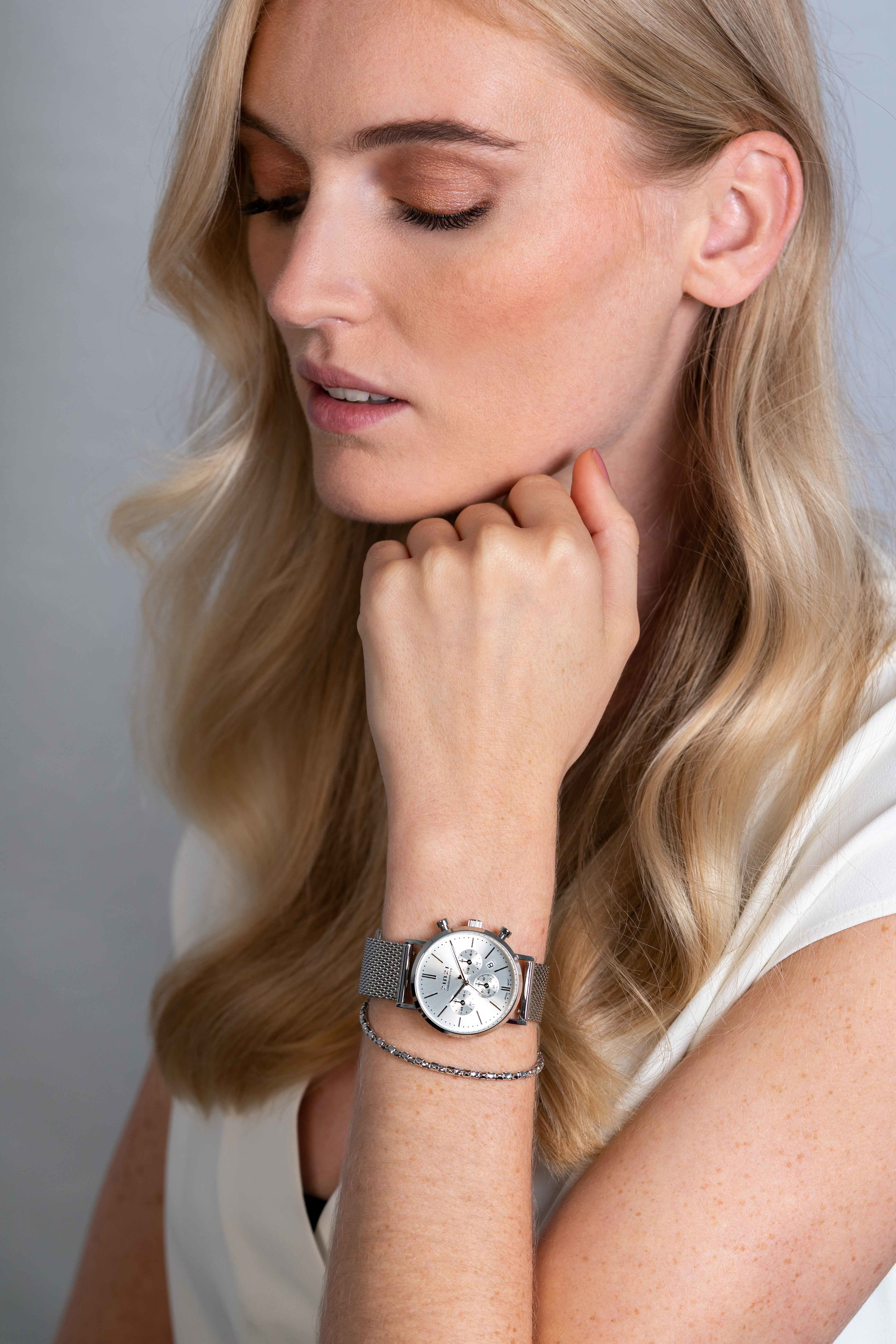 ZINZI horloge CHRONOGRAPH 34mm zilverkleurige wijzerplaat met datum en chronometers, stalen kast, stalen mesh band 18mm ZIW1502
