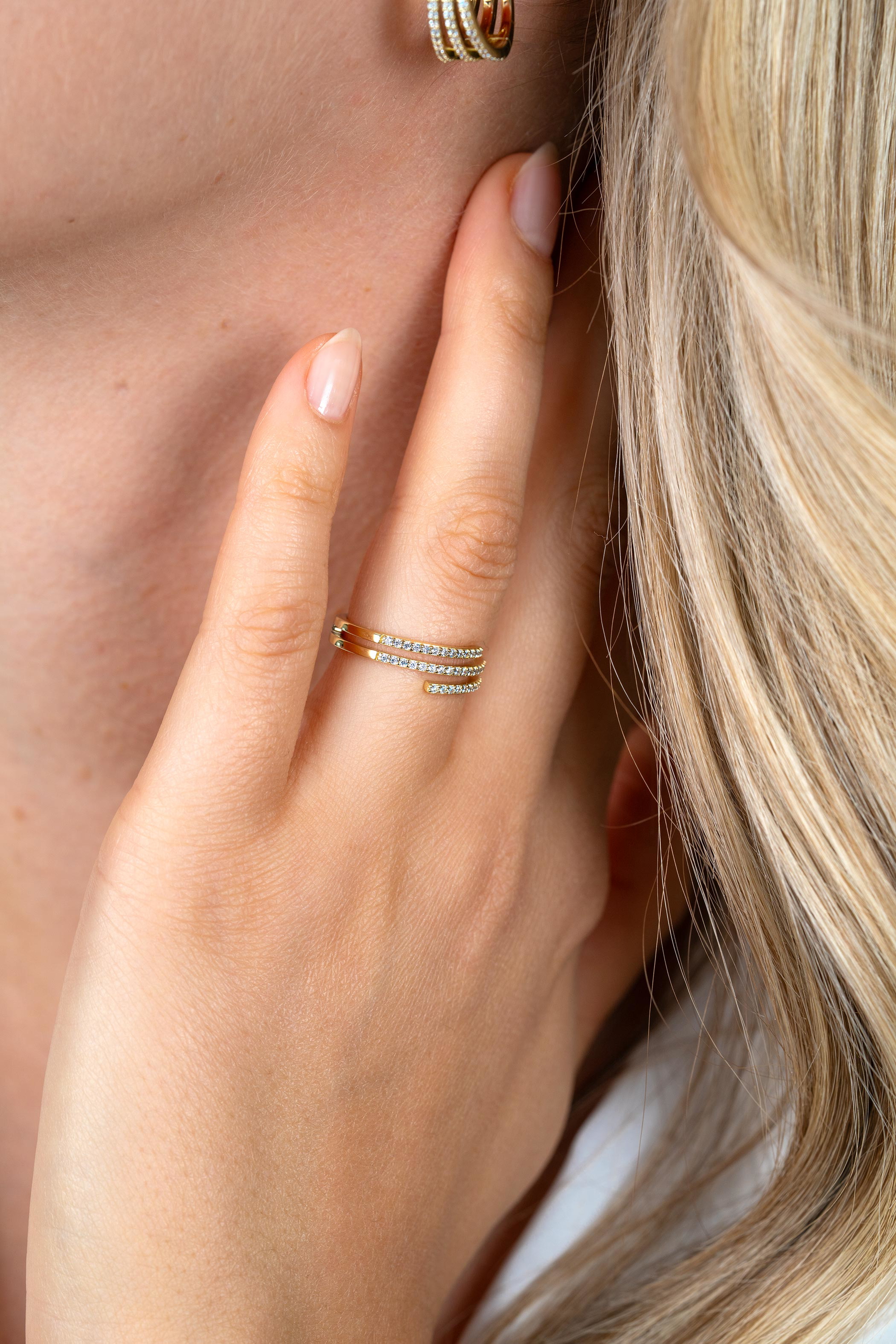 ZINZI goldplated zilveren multi-look ring (6mm breed) met 3 banen bezet met witte zirkonia’s ZIR2727Y
