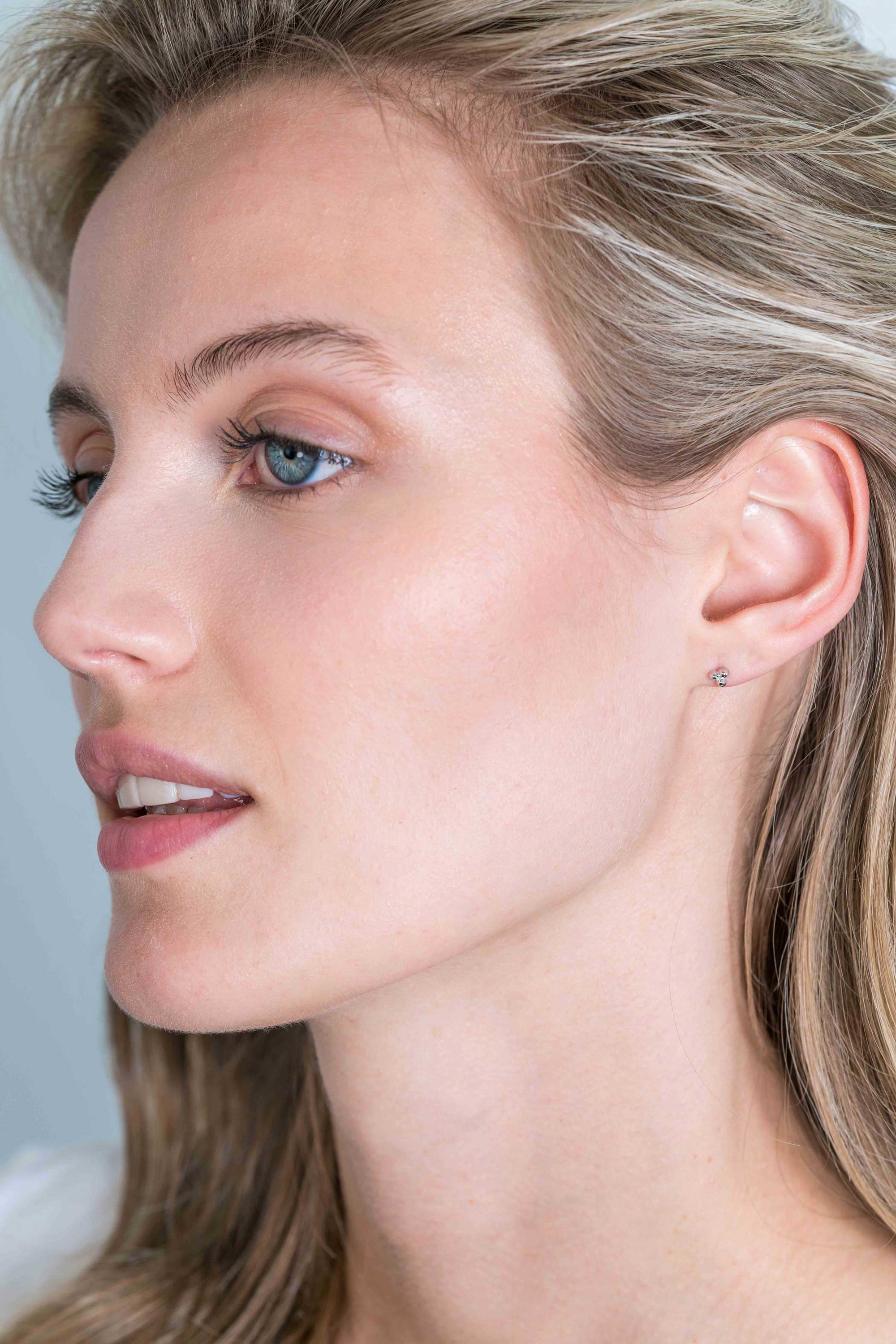 ZINZI zilveren oorknopjes 4mm 3 bolletjes ZIO2169