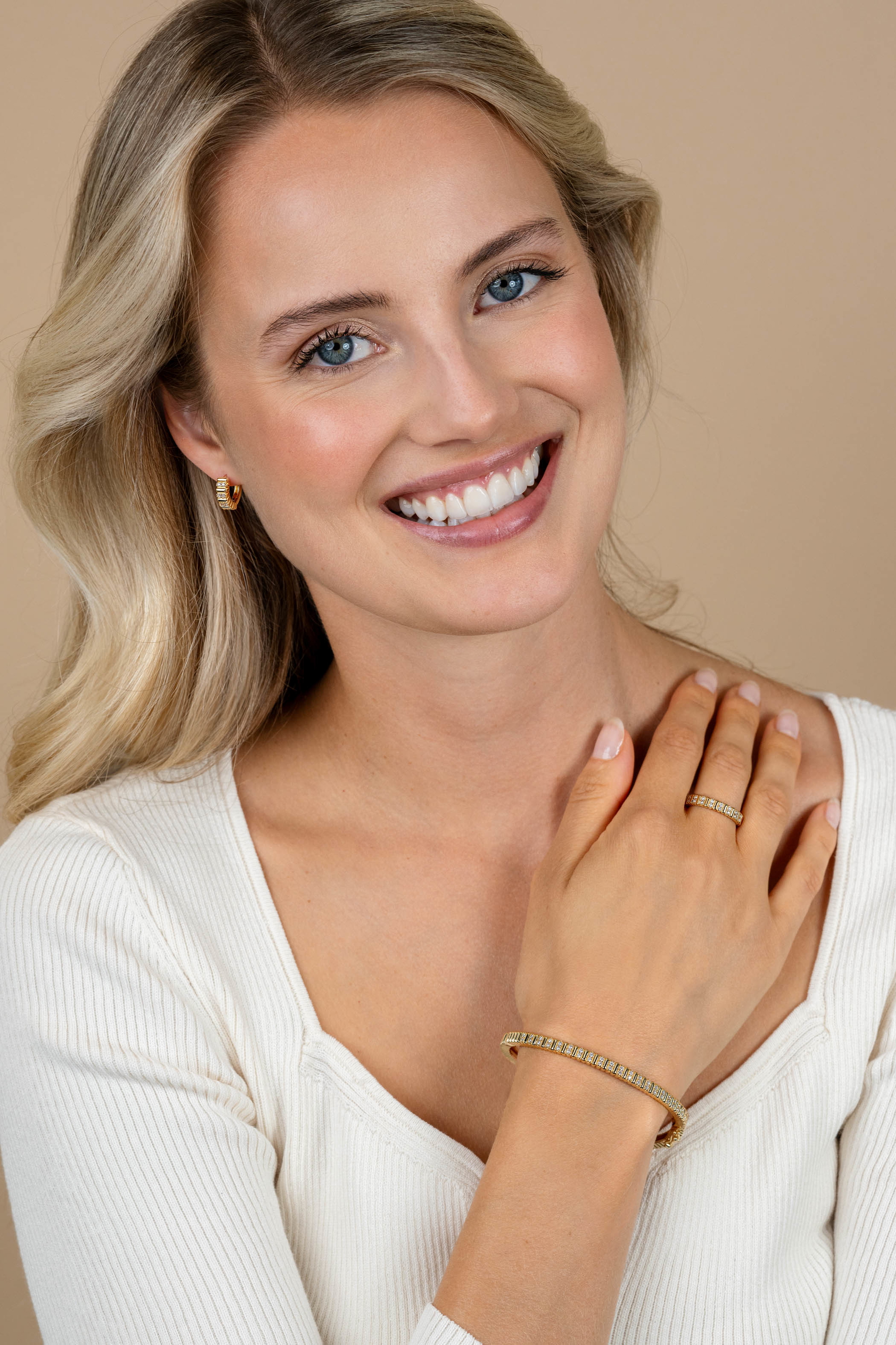 ZINZI gold plated silver bangle bracelet 4mm wide, set with white cubic zirconias, 60mm ZIA2686Y