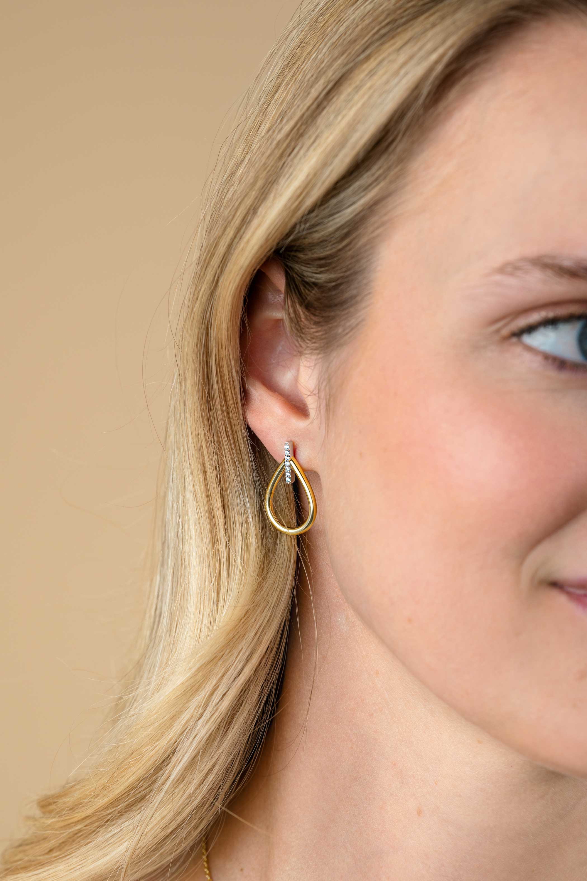 25mm ZINZI gold plated silver large oval stud earrings with top set with white zirconia ZIO2619