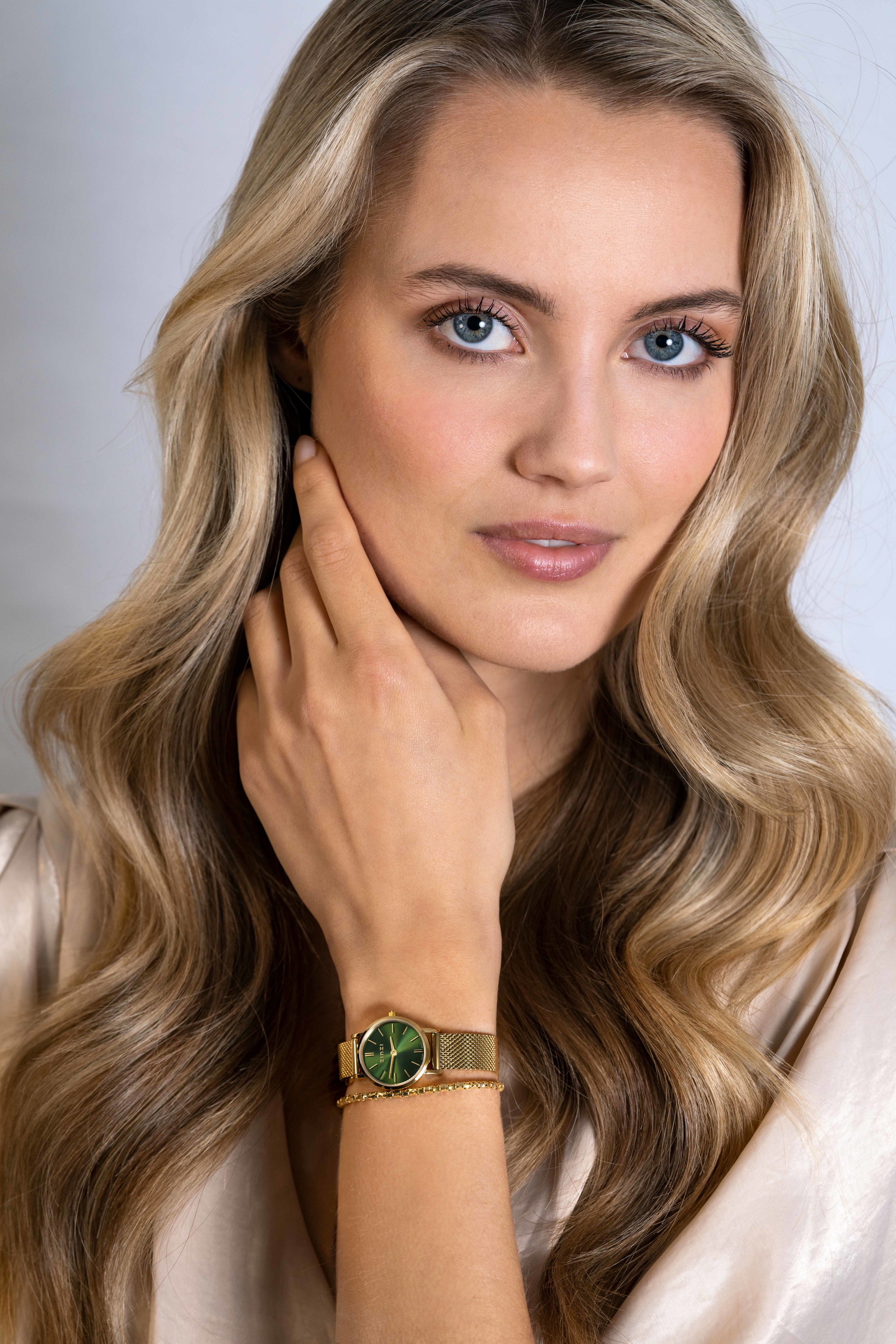 ZINZI Retro Mini horloge groene wijzerplaat, geelgoudkleurige kast en stalen mesh band, 24mm extra dun ZIW1835
