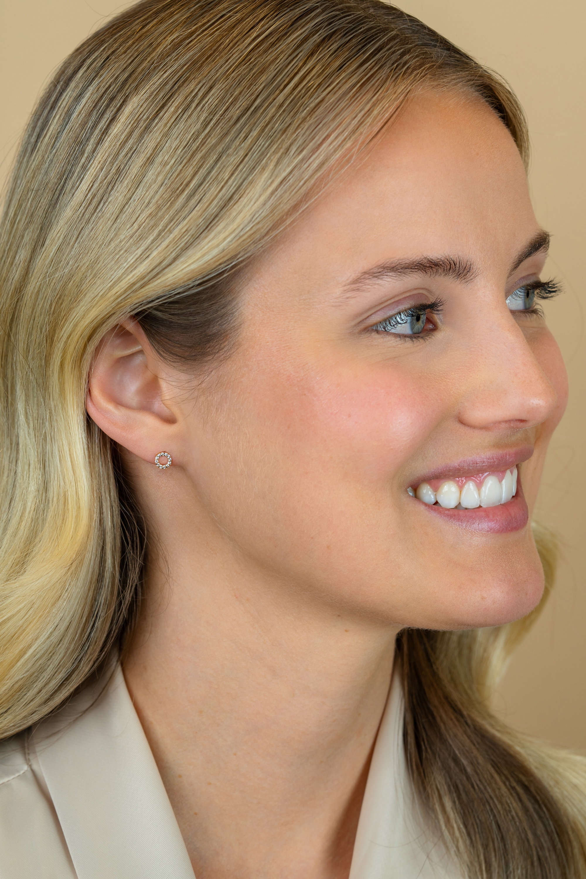 ZINZI GOLD oorknopjes rond open zirconia's 5.5mm