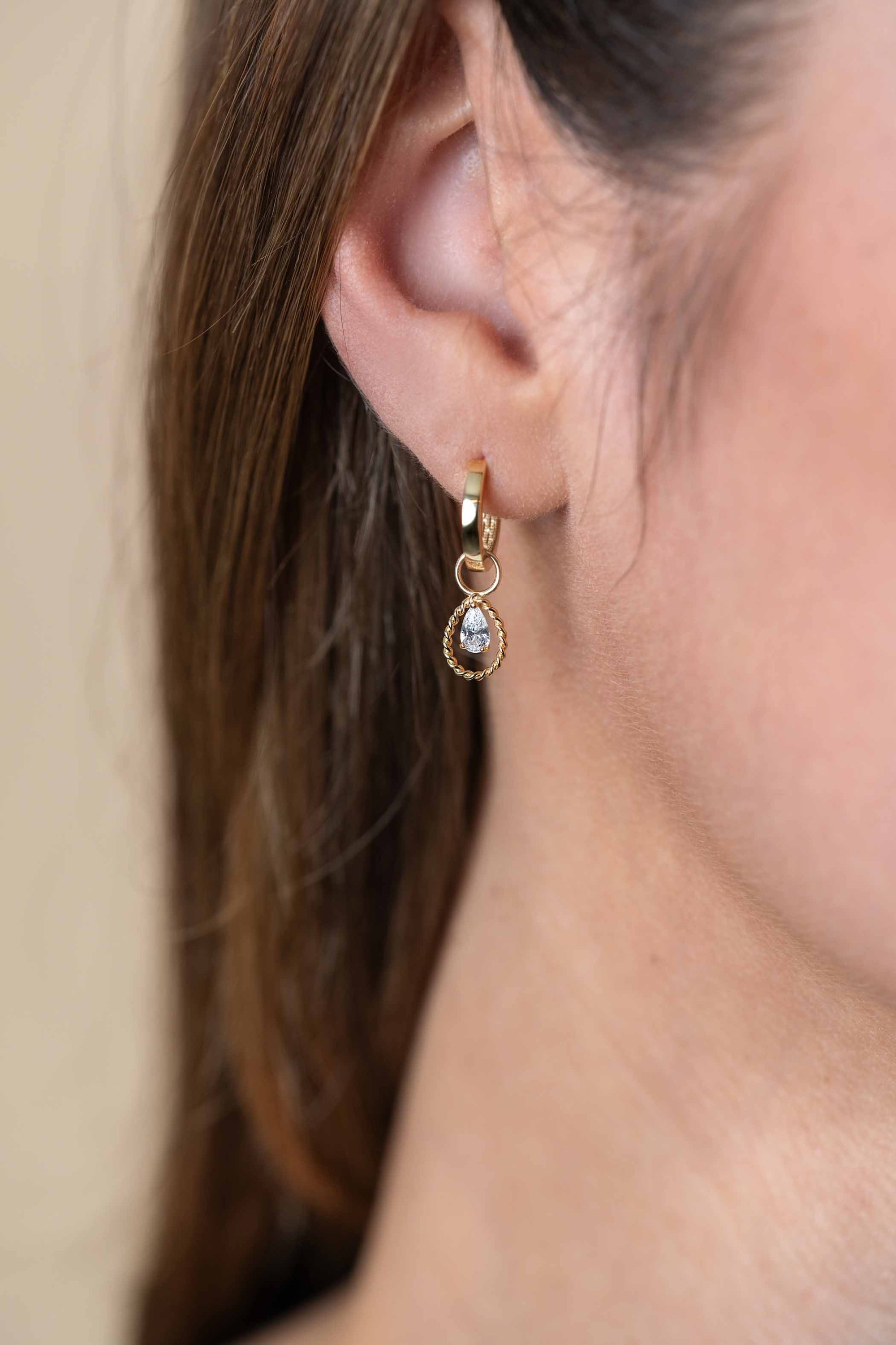 14mm ZINZI Gold 14 krt gouden oorbedels met open druppelvorm en peervormige witte zirconia ZGCH478 (zonder oorringen)
