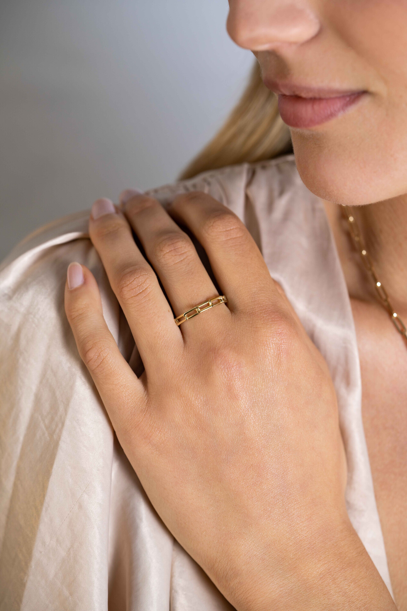 ZINZI Gold 14 krt gouden schakelring van 3mm breed, met de populaire paperclip-schakel ZGR346