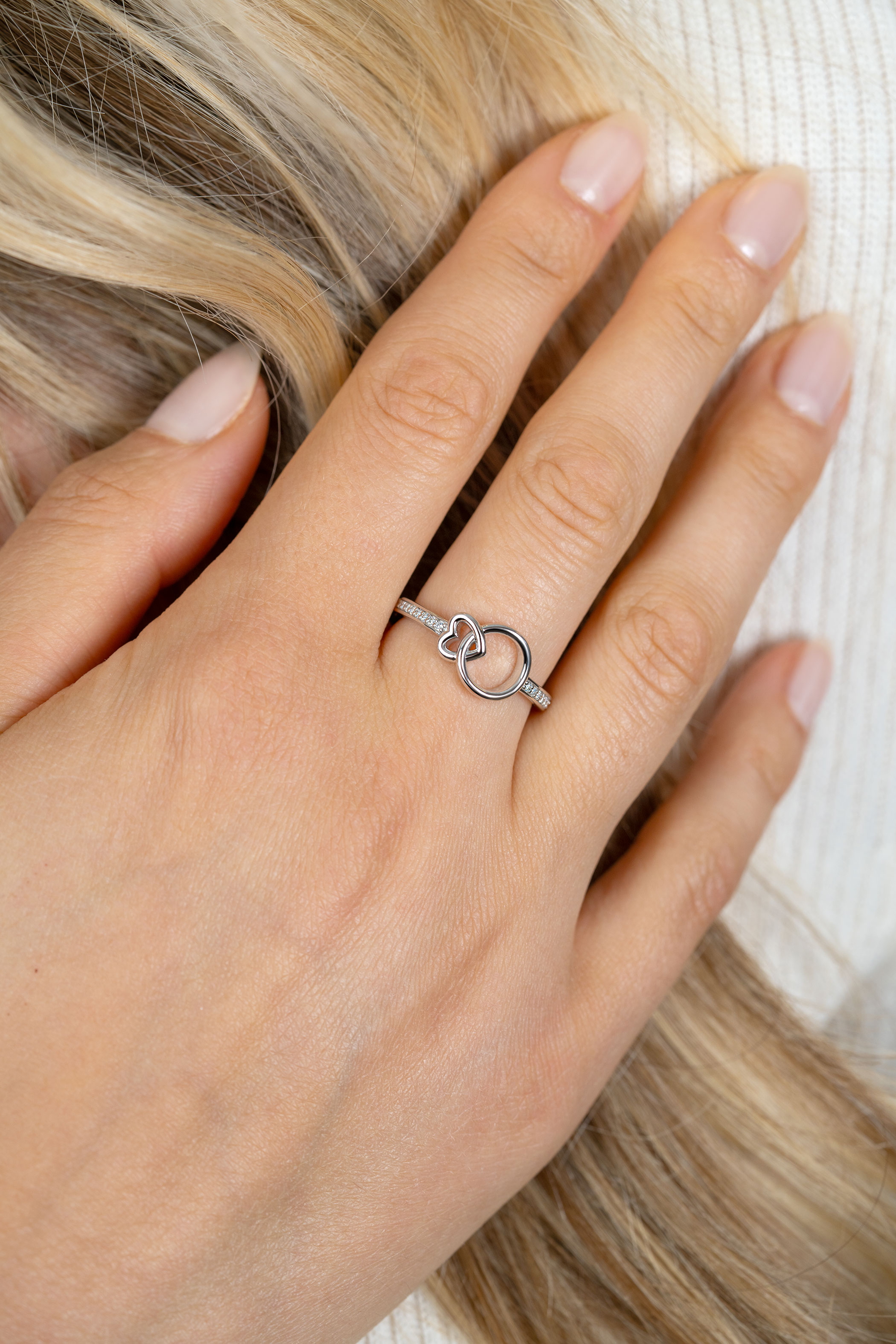 ZINZI zilveren ring met verbonden hart en rondje ZIR2811