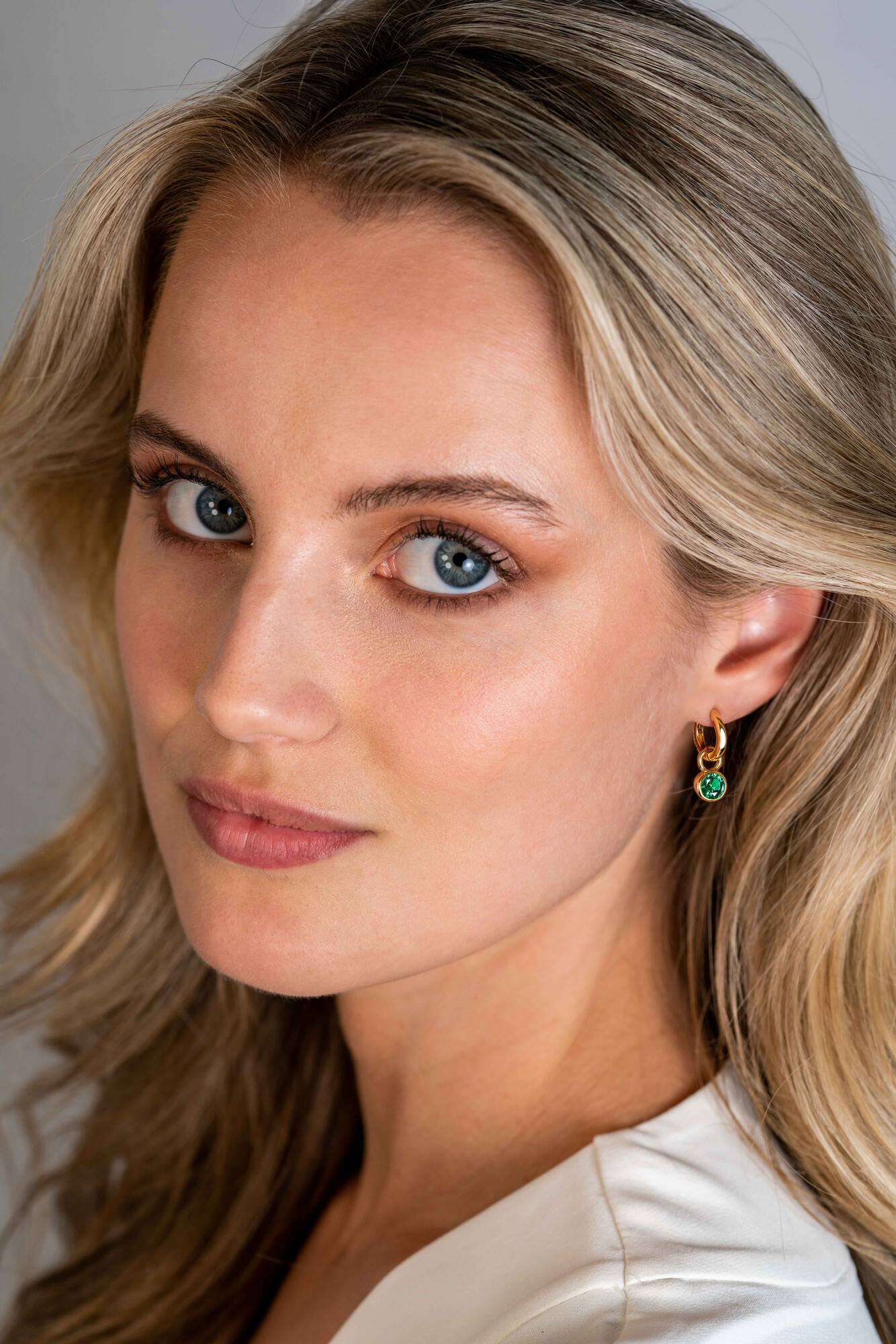 May Earrings Pendants Gold Plated with Birthstone Green Emerald Zirconia (excl. hoop earrings)