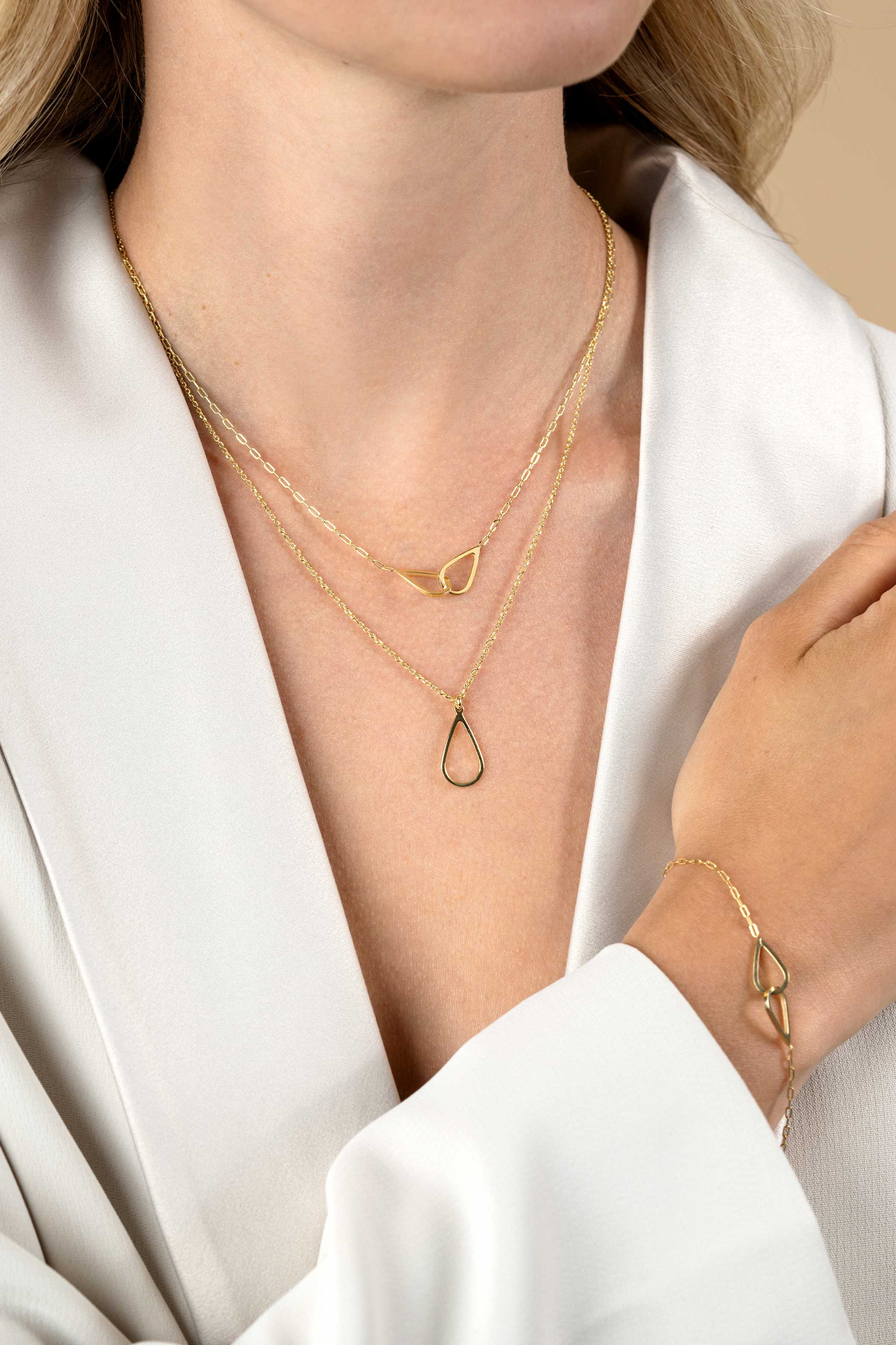 ZINZI gold plated silver jasseron necklace with open teardrop-shaped pendant (10mm) 42-45cm ZIC2635