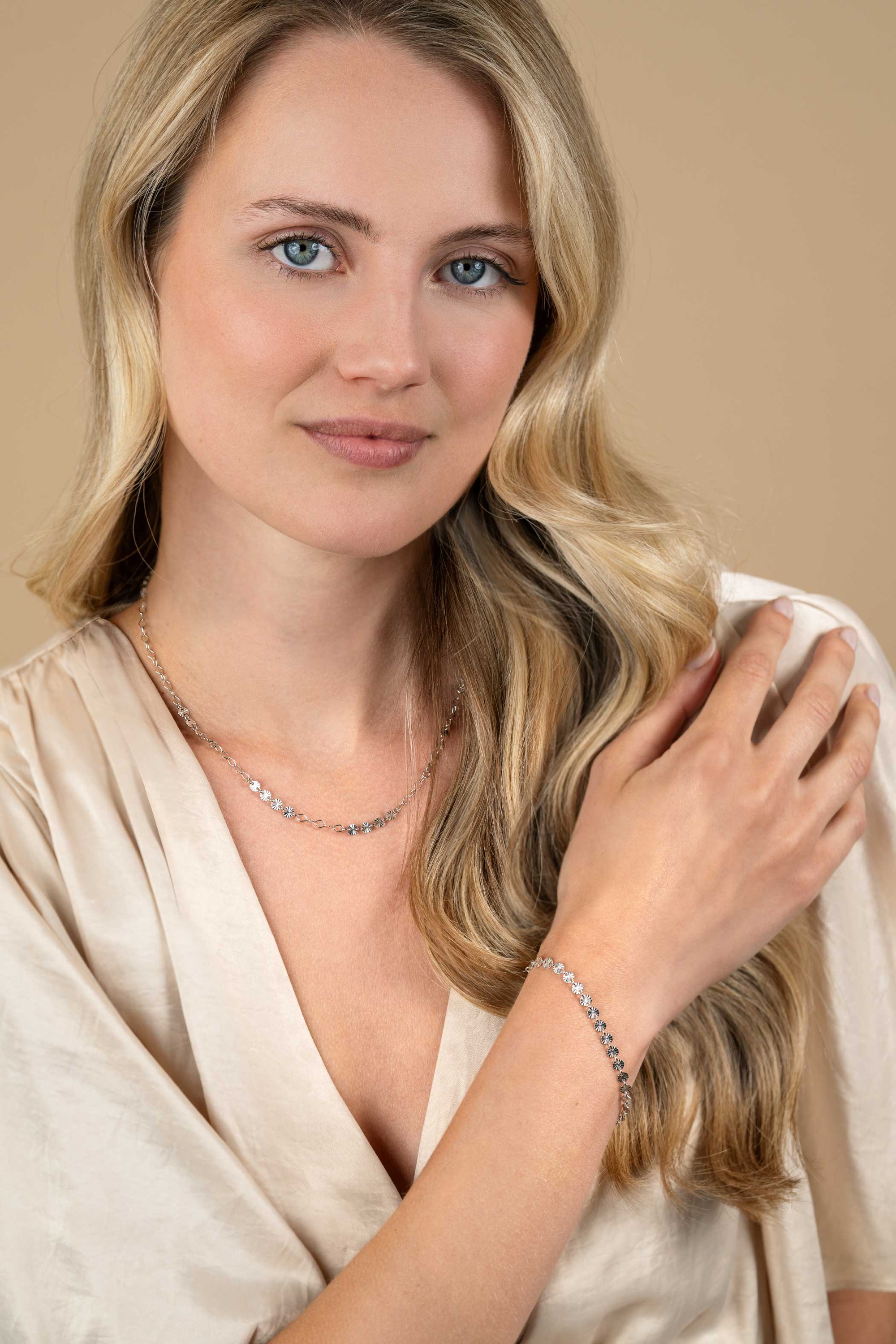ZINZI zlv. armband met gediamanteerde rondjes