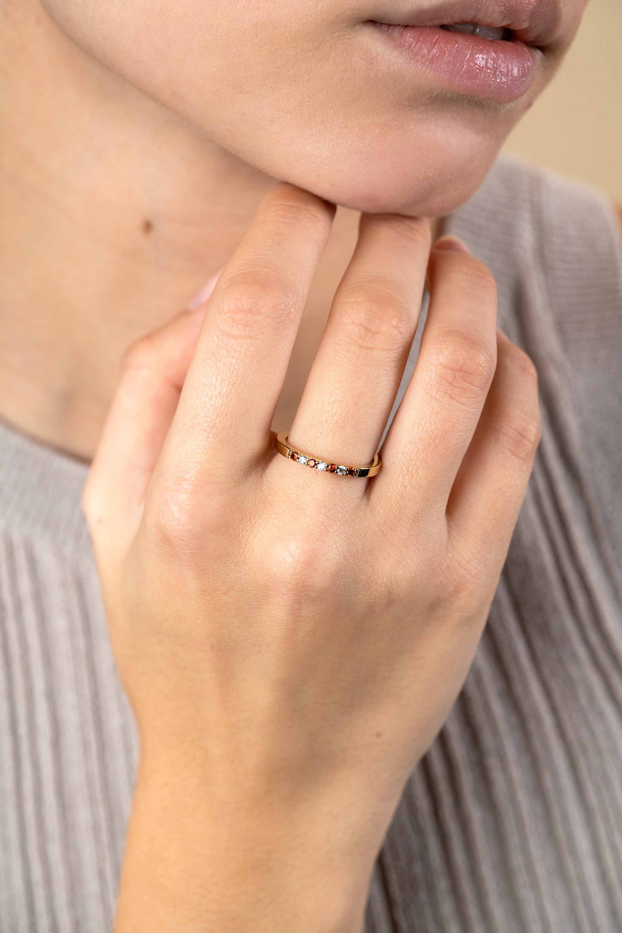 ZINZI Gold Plated Sterling Silver Stackable Ring 2mm width Red Garnet Color Stones and White Zirconias ZIR2558