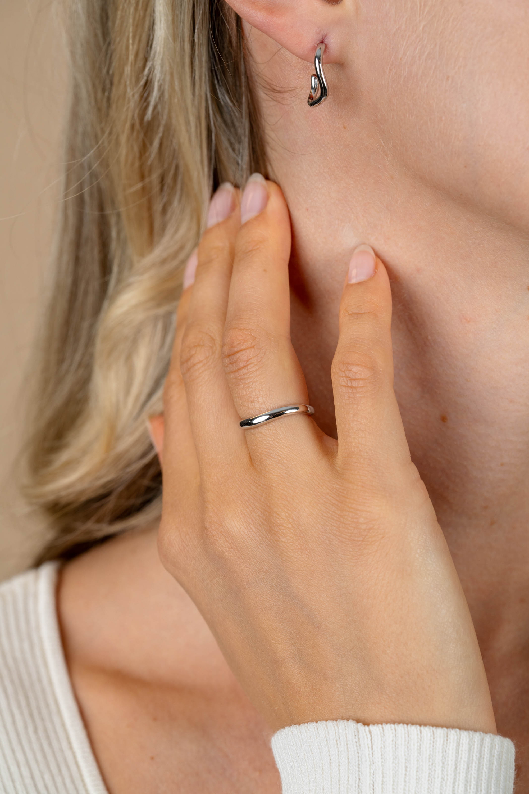 ZINZI silver smooth ring organically shaped (3mm wide) ZIR2656