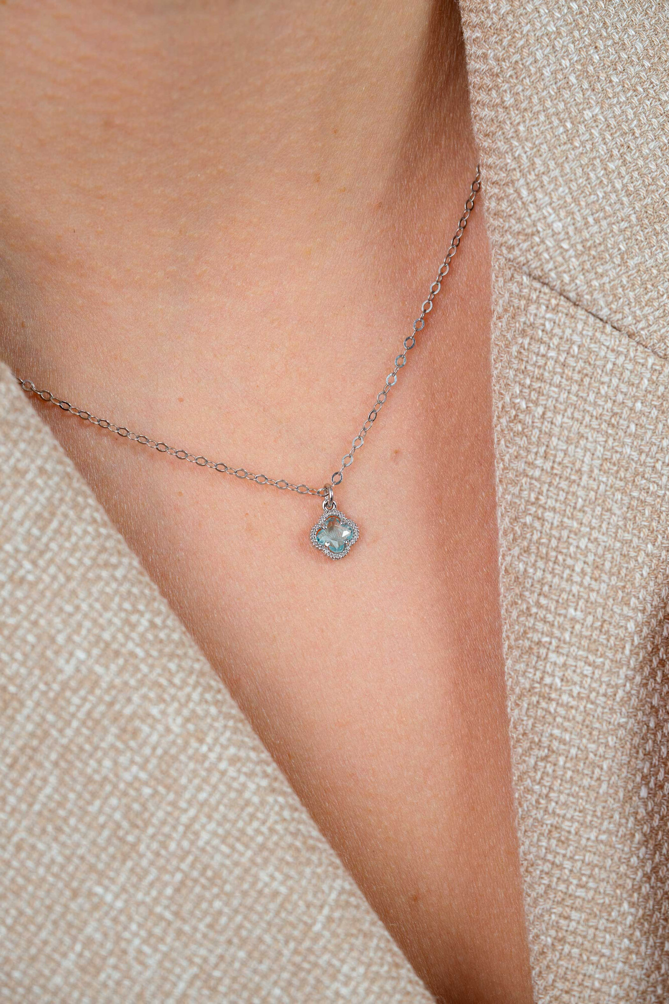 ZINZI zlv. collier met blauwe klaver hanger