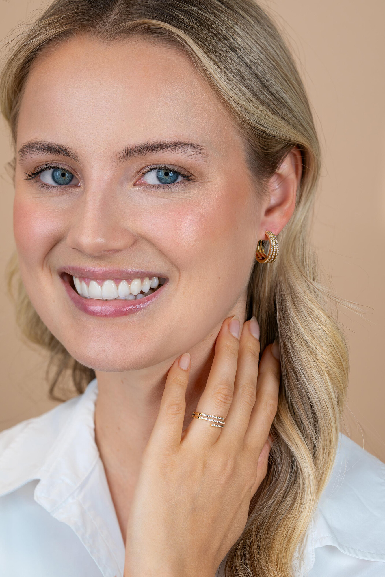 18mm ZINZI goldplated zilveren multi-look oorringen met luxe scharniersluiting 7mm breed ZIO2727YL