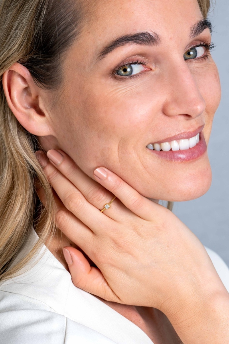 ZINZI Gold bolletjes ring met vierkante zirc. mt. 58