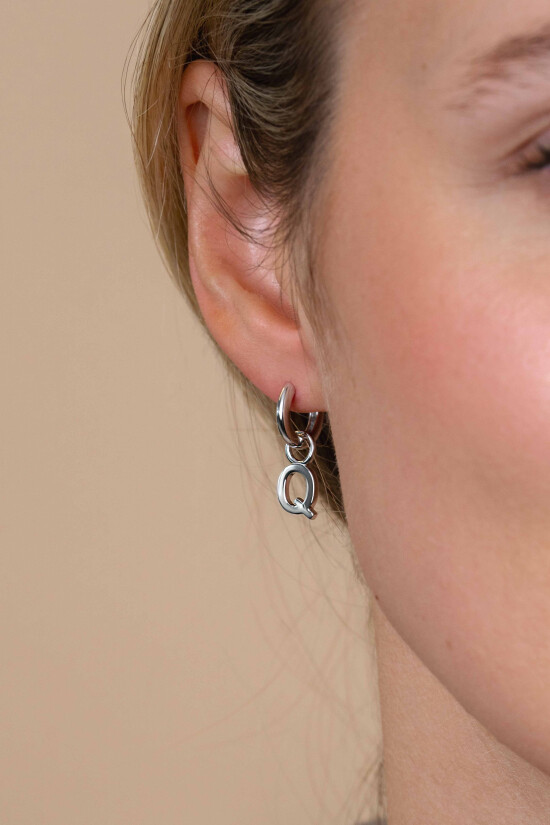 ZINZI Sterling Silver Letter Earrings Pendant Q price per piece ZICH2144Q (excl. hoop earrings)