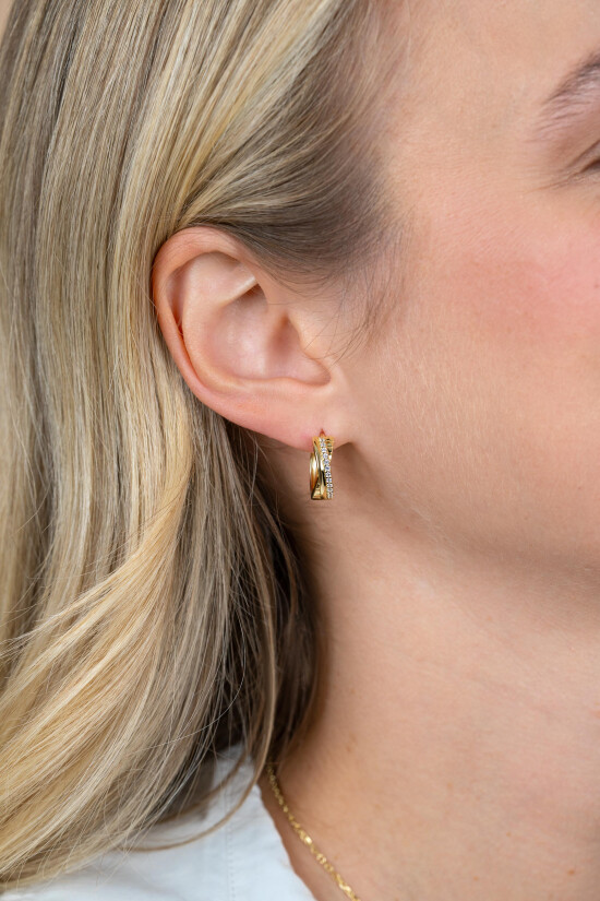 16,5mm ZINZI goldplated zilveren cross-over oorringen met luxe scharniersluiting 5mm breed ZIO2801