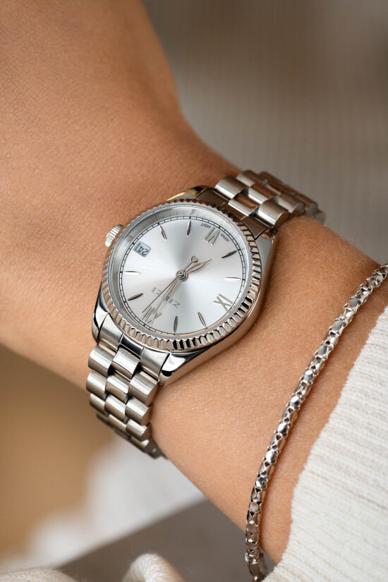 ZINZI Iconic horloge 30mm met datum, gekartelde rand, zilverkleurige wijzerplaat en stalen schakelband ZIW2202
