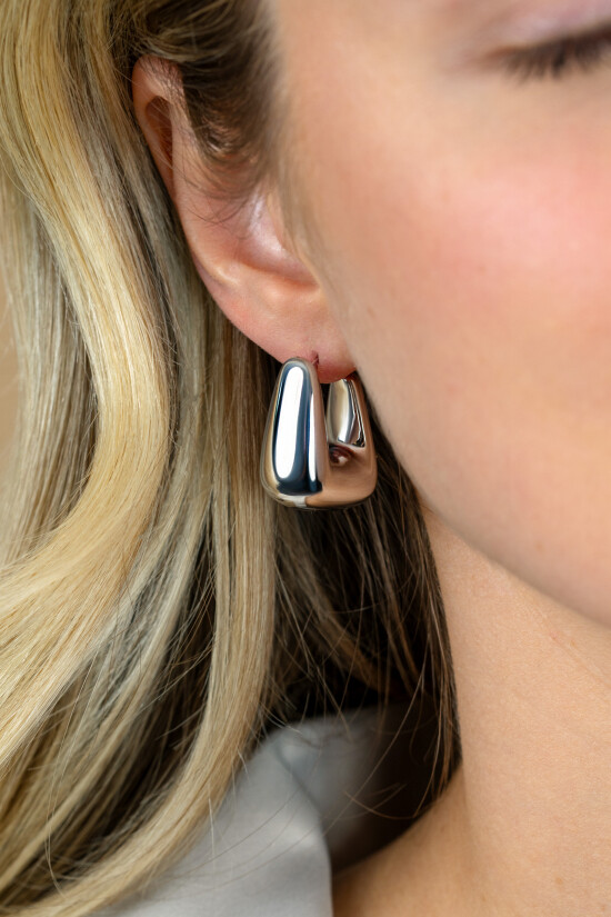 24mm ZINZI zilveren oorringen met brede buis, vierkante look en handige bovensluiting ZIO2747