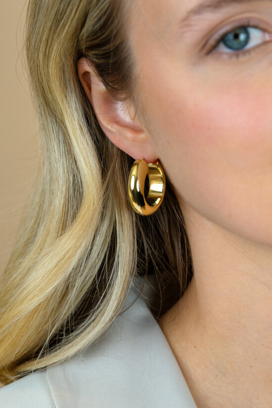 28mm ZINZI gold plated zilveren oorringen met brede buis (8mm) en rond model, handige bovensluiting ZIO2749G