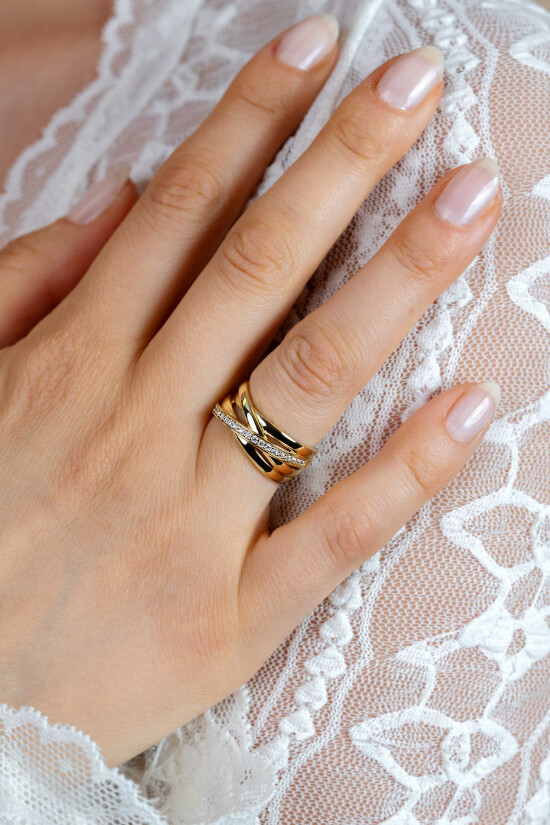 ZINZI gold plated zilveren brede cross-over ring glad wit ZIR1790Y
