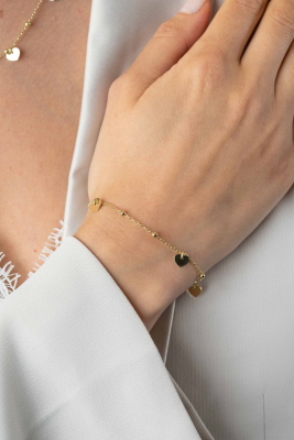 ZINZI zlv. armband gg.verg. fant. met hartjes eraan
