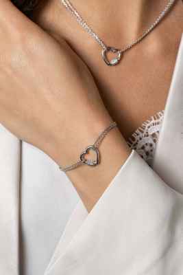 ZINZI zlv. armband dubbel met hart ertussen met cz.