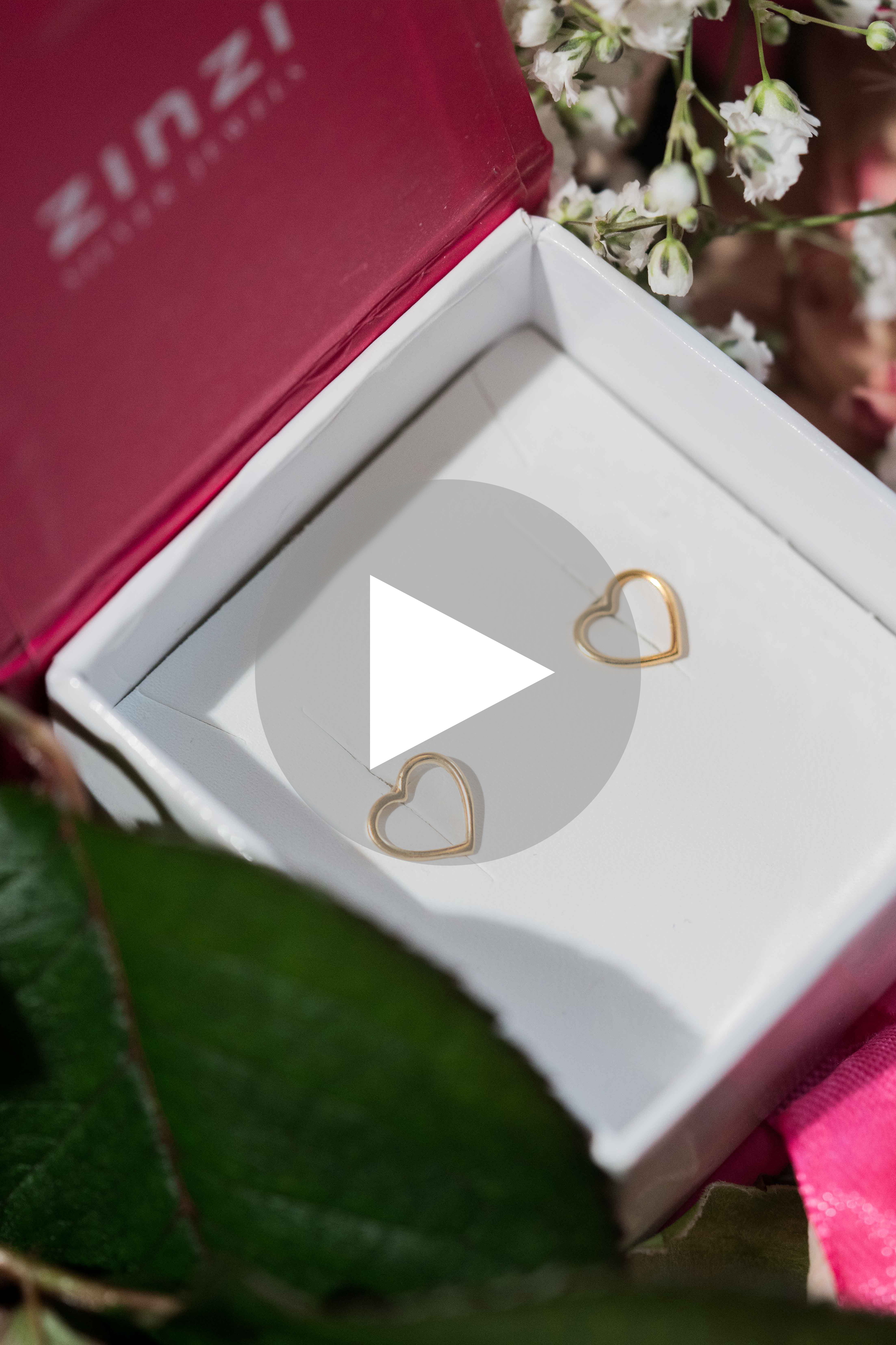 10mm ZINZI Sterling Silver Stud Earrings Hearts and White Zirconias ZIO2137