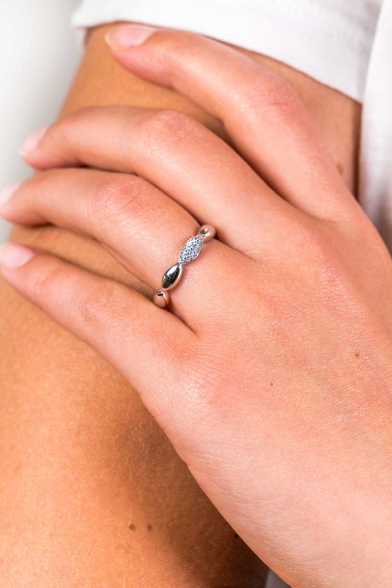 ZINZI zilveren ring druppelvorm wit 4mm ZIR1675